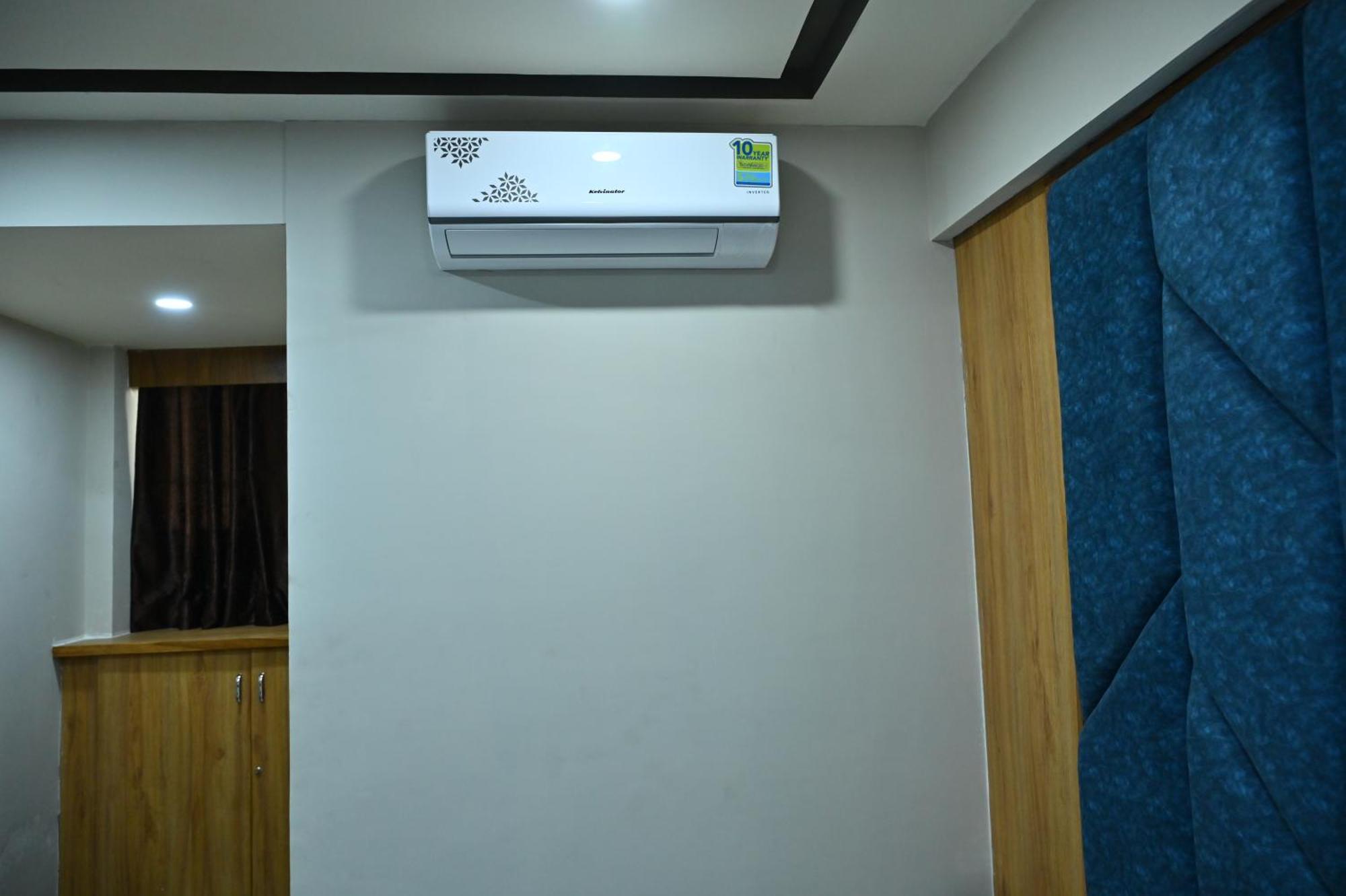 Hotel Sury Villa Ahmedabad Luaran gambar