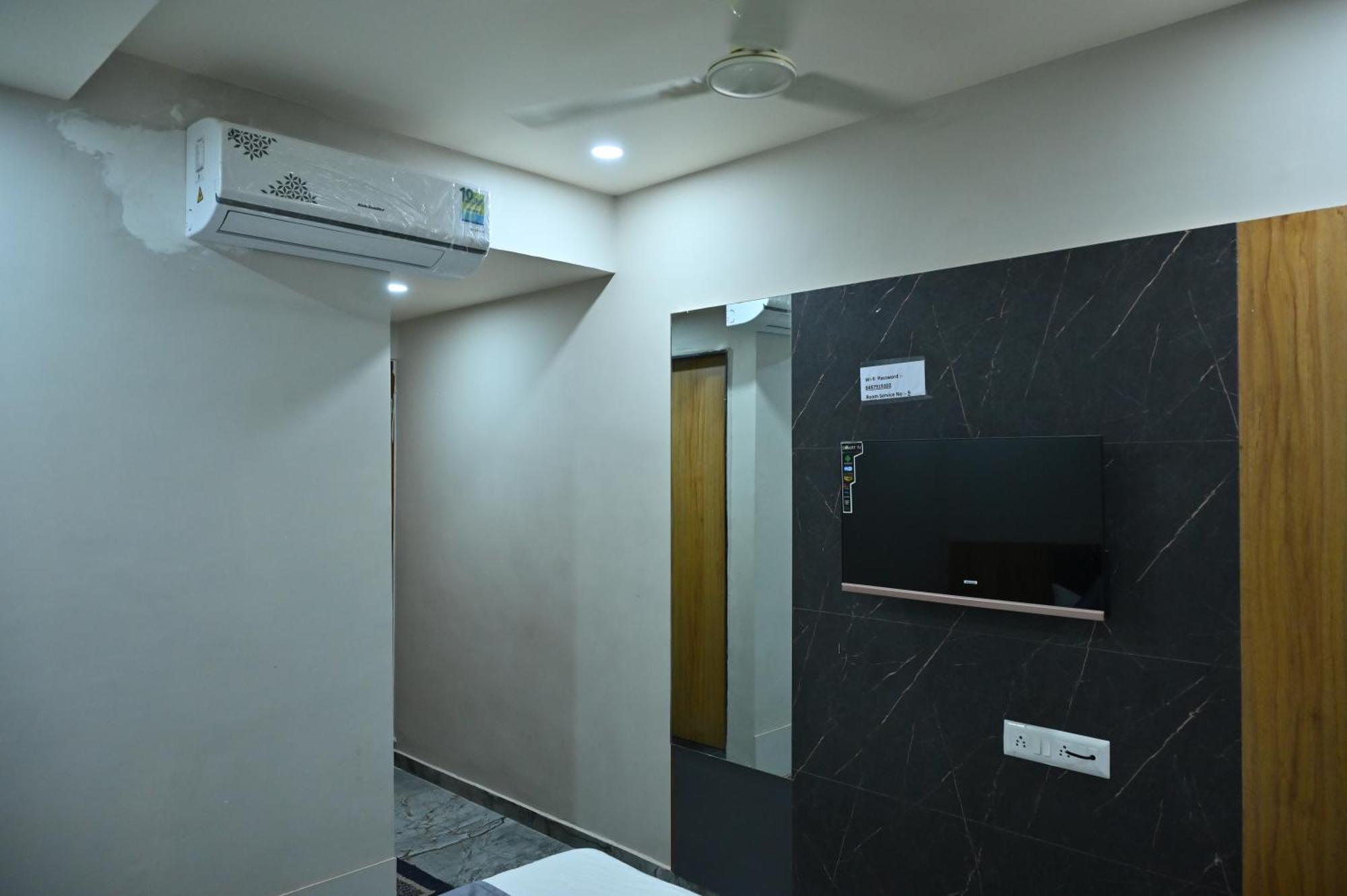 Hotel Sury Villa Ahmedabad Luaran gambar