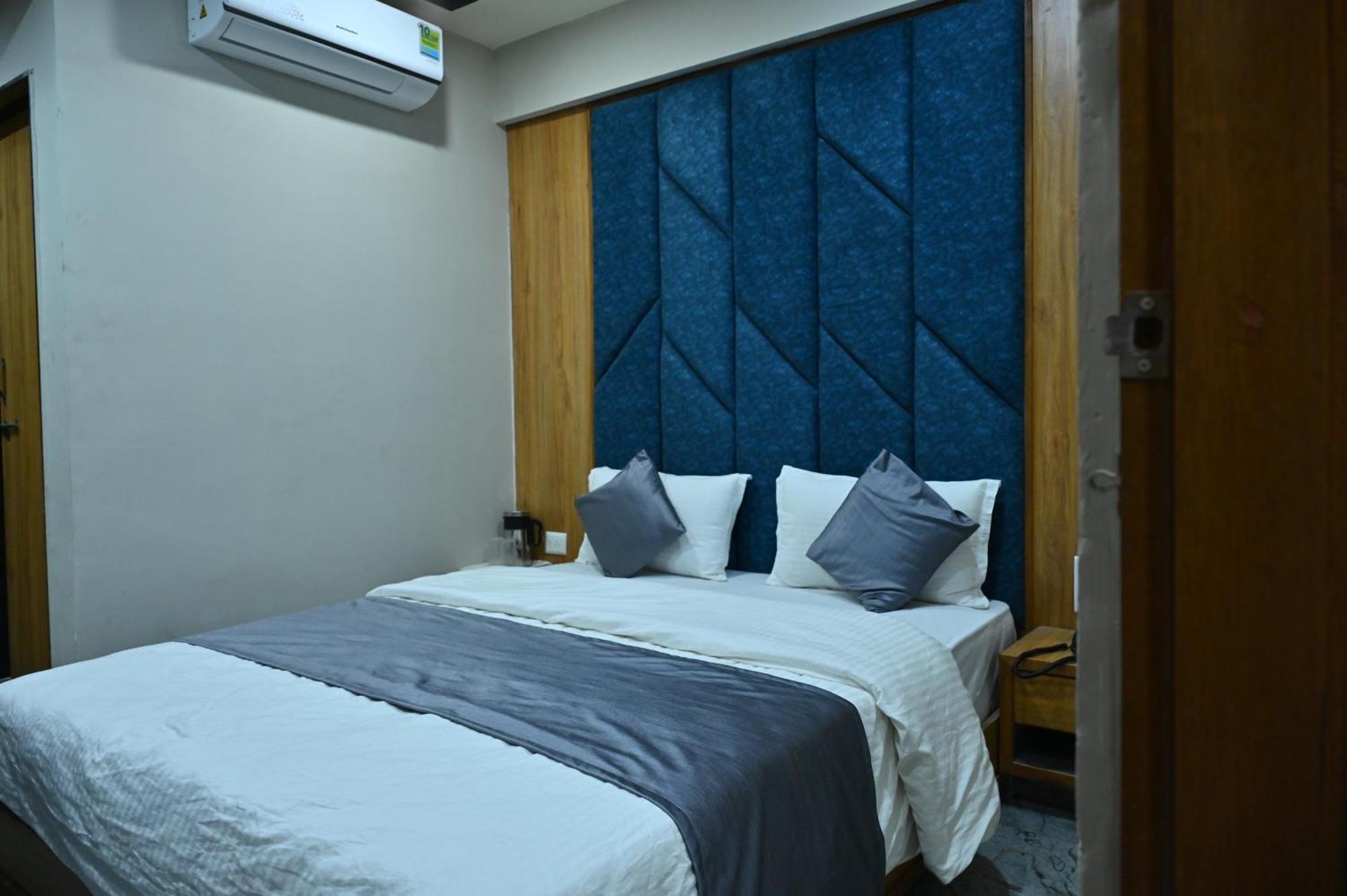 Hotel Sury Villa Ahmedabad Luaran gambar