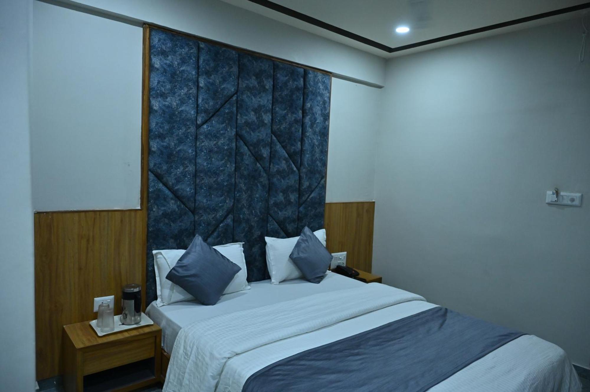 Hotel Sury Villa Ahmedabad Luaran gambar