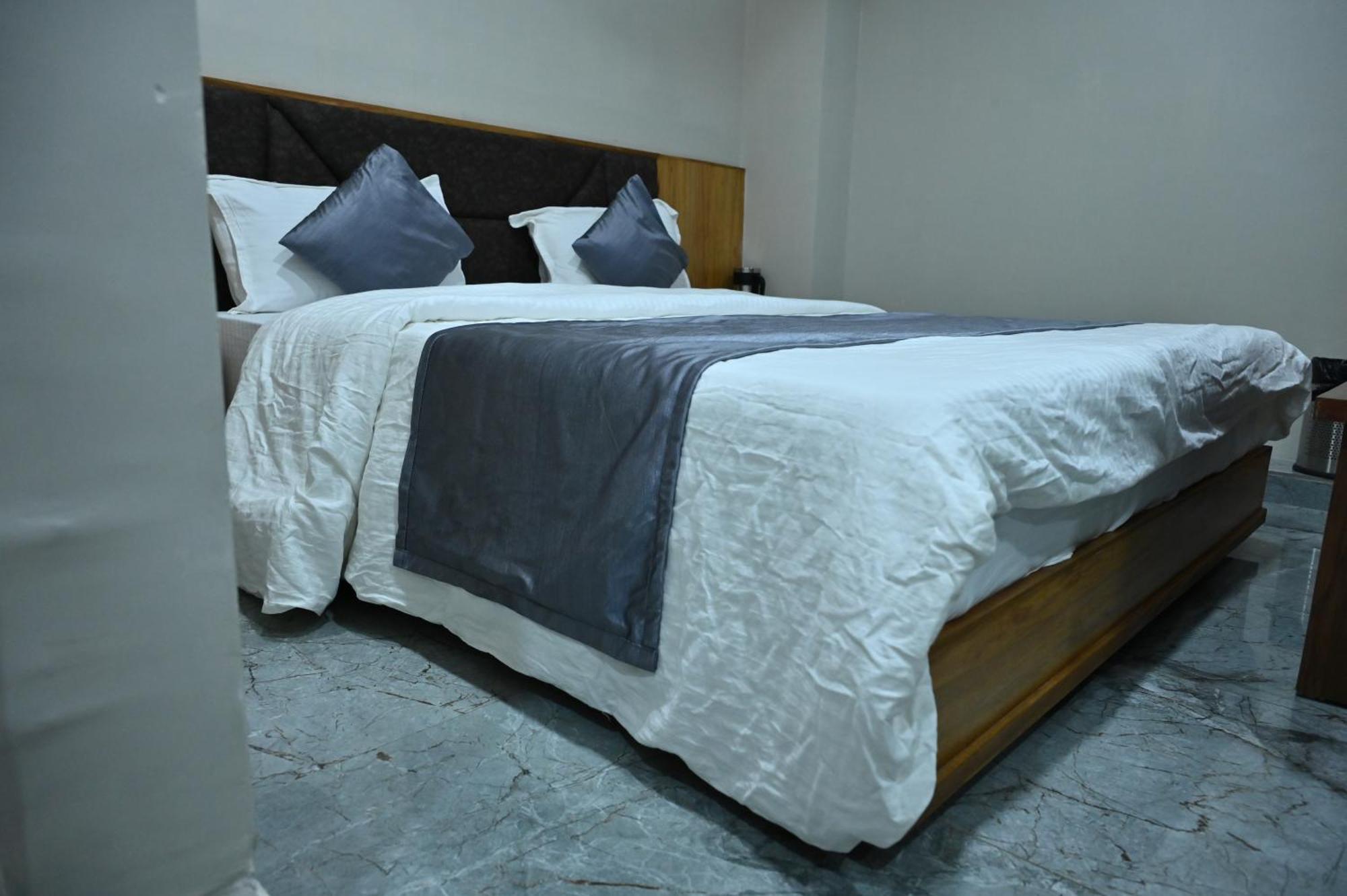 Hotel Sury Villa Ahmedabad Luaran gambar