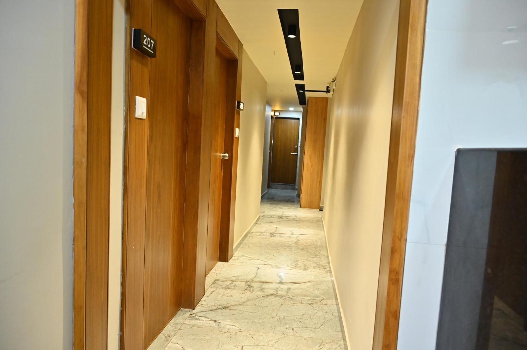 Hotel Sury Villa Ahmedabad Luaran gambar