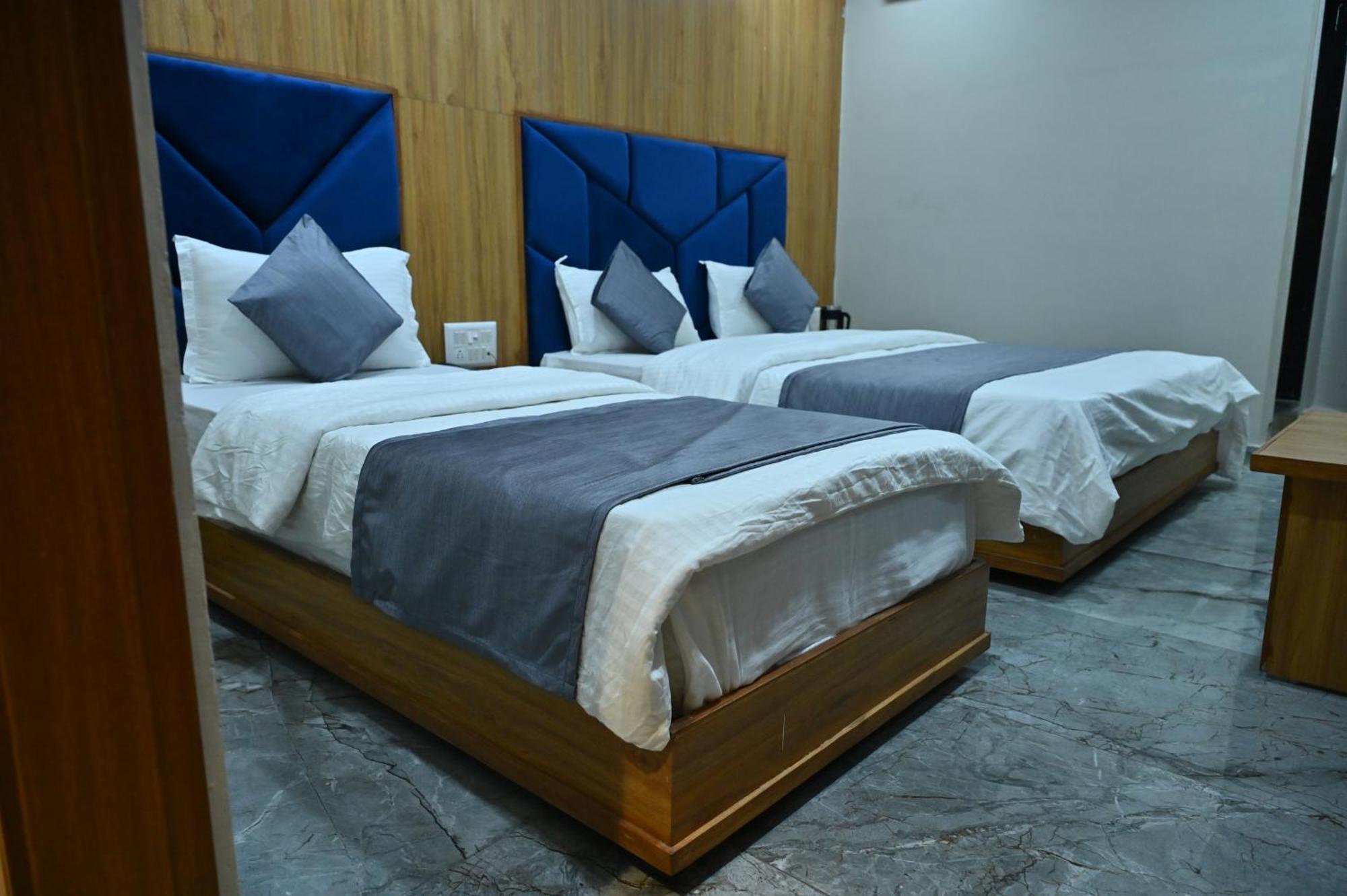 Hotel Sury Villa Ahmedabad Luaran gambar