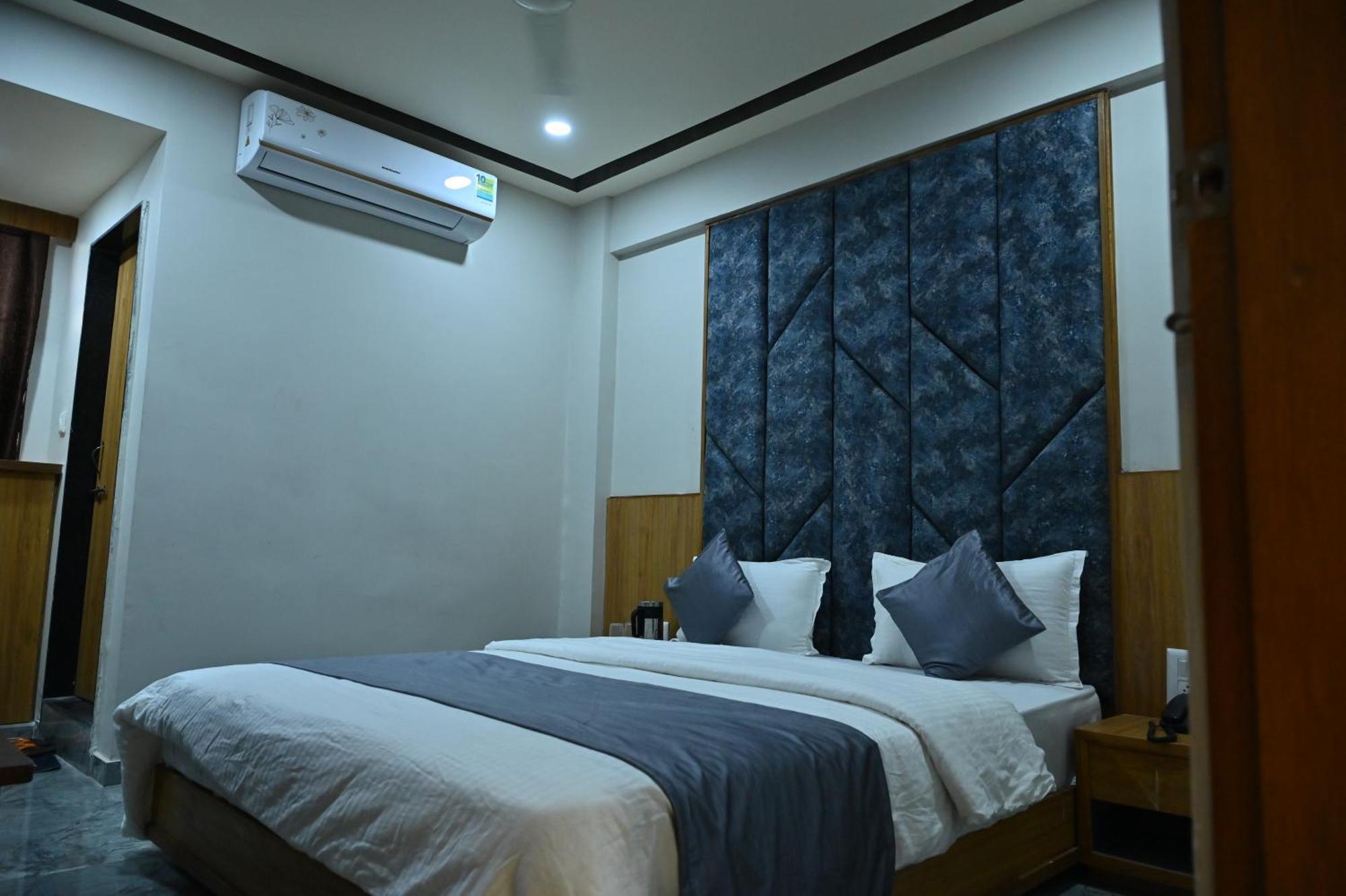 Hotel Sury Villa Ahmedabad Luaran gambar